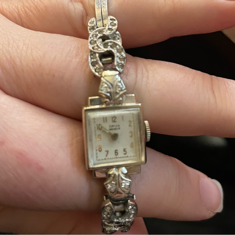 Rare Vintage Ladies Driva Geneve 14k white gold Square Dial Watch circa 1950’s.